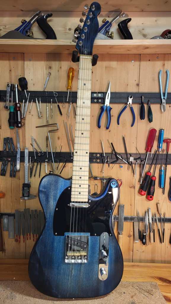 Electric guitar made during the course